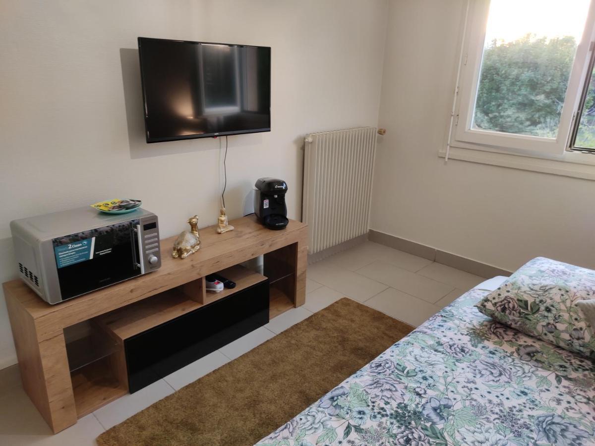 Appartement Beau Studio pour 2 personnes 4 min pied Melun Gare Extérieur photo